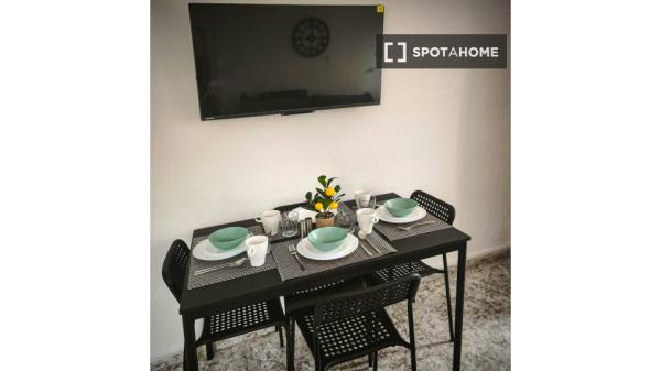 Piso de 3 dormitorios en alquiler en Santa Pola, Alicante