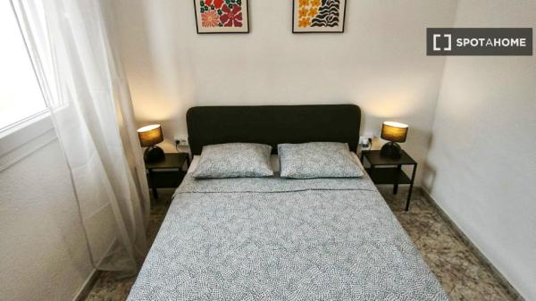 Piso de 3 dormitorios en alquiler en Santa Pola, Alicante