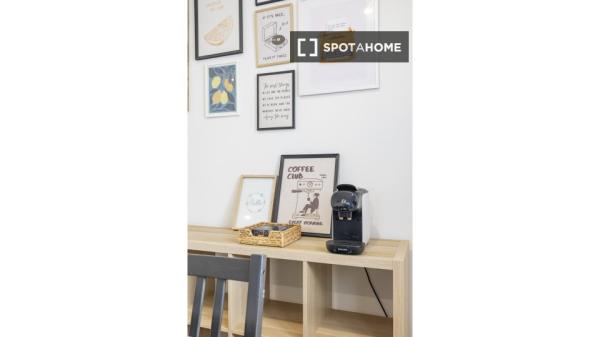 Pokój we wspólnym mieszkaniu w València