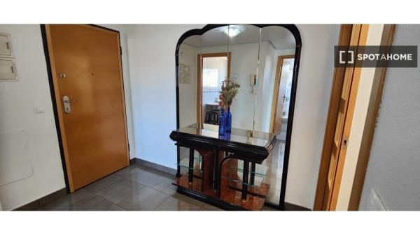 Apartamento de 2 dormitorios en alquiler en Benidorm