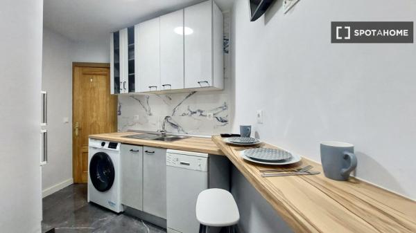 Habitación en piso compartido en madrid.