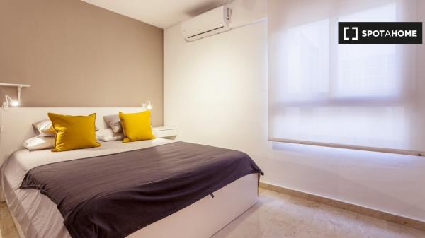 Piso entero de 2 dormitorios en valència.