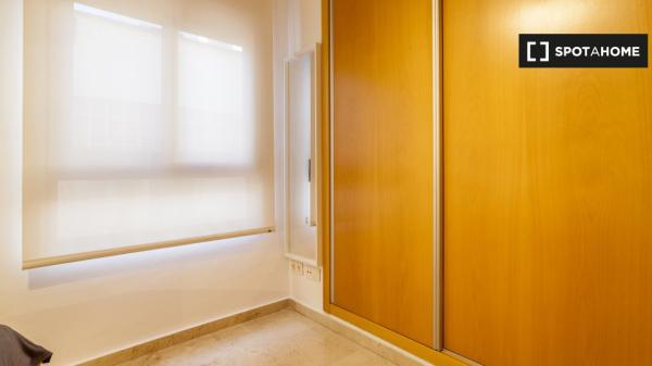 Piso entero de 2 dormitorios en valència.