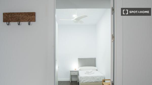 Chambre dans un appartement partagé à louer à Cadix, San Felipe.