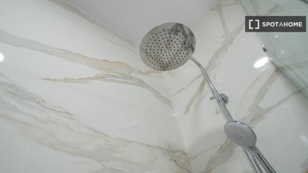 Chambre dans un appartement partagé à louer à Cadix, San Felipe.