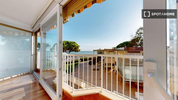 Piso de 3 dormitorios en alquiler en Santa Pola, Alicante