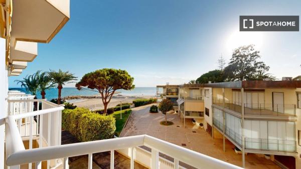 Piso de 3 dormitorios en alquiler en Santa Pola, Alicante