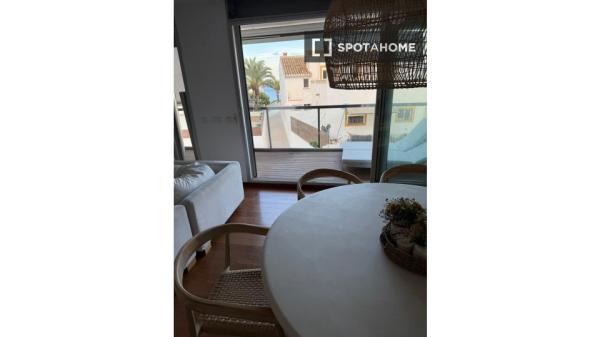 Apartamento de 5 dormitorios en alquiler en Jávea, Alicante