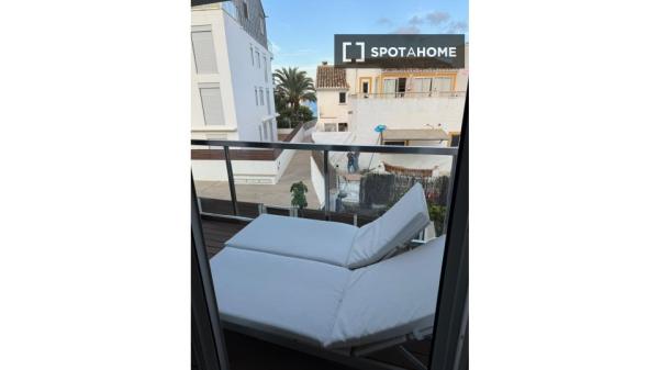 Apartamento de 5 dormitorios en alquiler en Jávea, Alicante