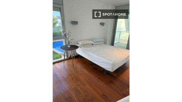 Apartamento de 5 dormitorios en alquiler en Jávea, Alicante