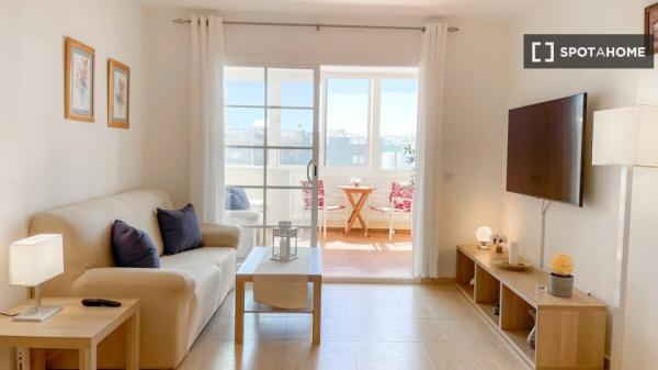 Se alquila piso de 2 habitaciones en Pájara.