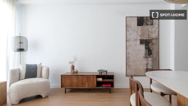 Piso de 3 habitaciones en alquiler en Los Remedios, Sevilla.