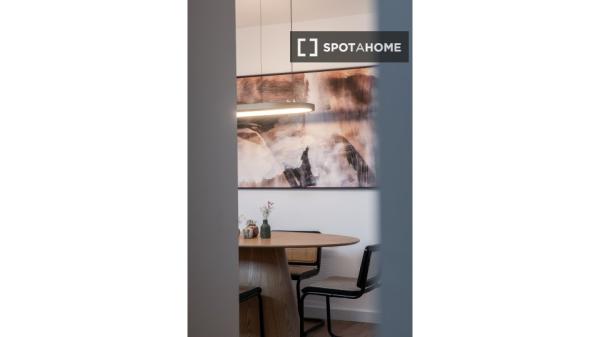 Piso de 3 habitaciones en alquiler en Los Remedios, Sevilla.