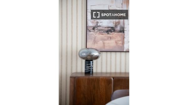 Piso de 3 habitaciones en alquiler en Los Remedios, Sevilla.