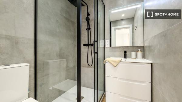 Piso de 2 habitaciones en alquiler en Gracia, Barcelona.