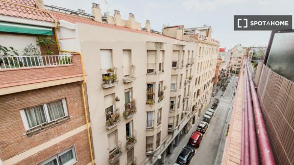 Piso de 2 habitaciones en alquiler en Gracia, Barcelona.
