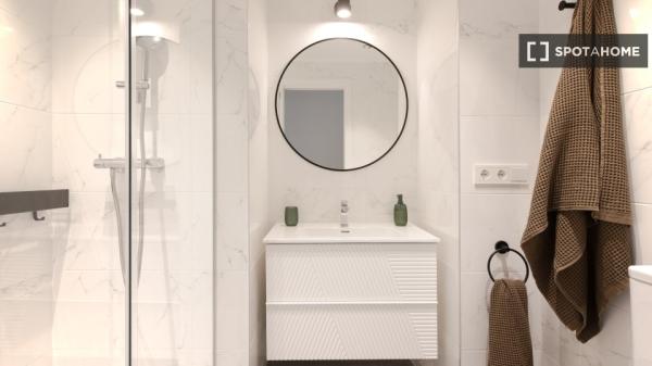 Piso de 3 habitaciones en alquiler en Los Remedios, Sevilla.