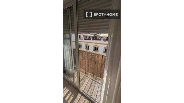 Piso de 2 dormitorios en alquiler en Torremolinos, Málaga.