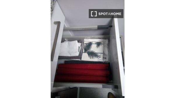 Piso en alquiler de 3 habitaciones en Ibarrekolanda, Bilbao