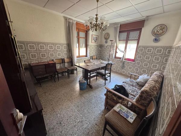 Chalet pareado en CL Colon