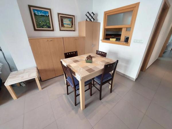 Piso en av. cervantes, 25