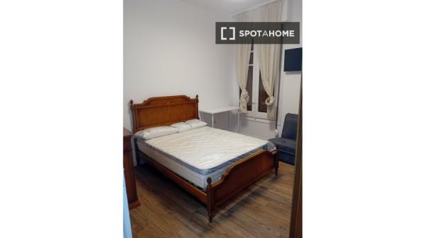 Pokój we wspólnym mieszkaniu w Saragossie