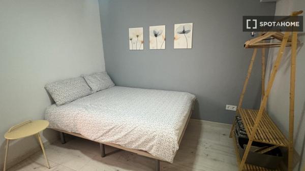 Habitación compartida en alquiler Alicante, Alicante.