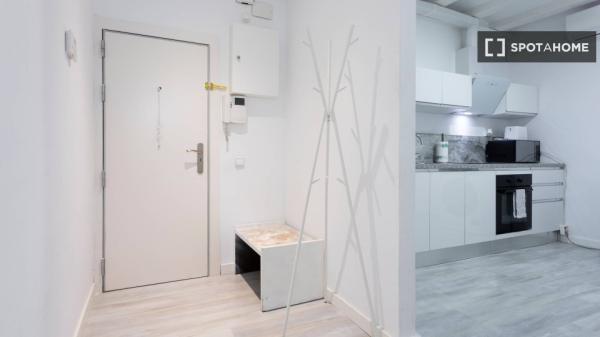 Habitación en piso compartido en barcelona.