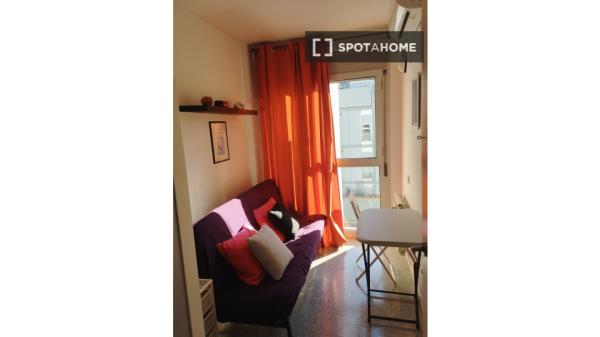 Habitación en piso compartido, Sant Adrià de Besòs, Barcelona