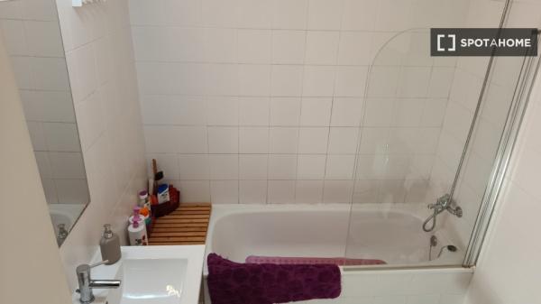 Habitación en piso compartido, Sant Adrià de Besòs, Barcelona