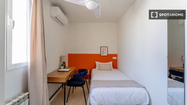 Chambre en colocation à louer à Arapiles, Madrid