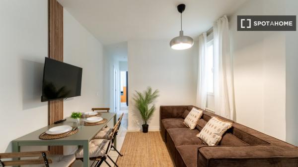 Zimmer in Wohngemeinschaft zu vermieten in Arapiles, Madrid