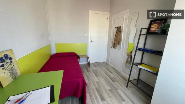 Habitación en piso compartido en alquiler en Zaragoza