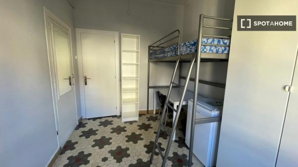 Zimmer in Wohngemeinschaft zu vermieten in Saragossa