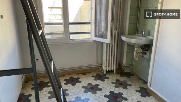 Zimmer in Wohngemeinschaft zu vermieten in Saragossa