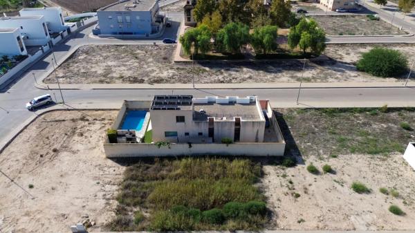 Terreno en calle Bélgica, 8