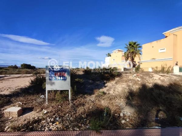 Terreno en calle Velazquez