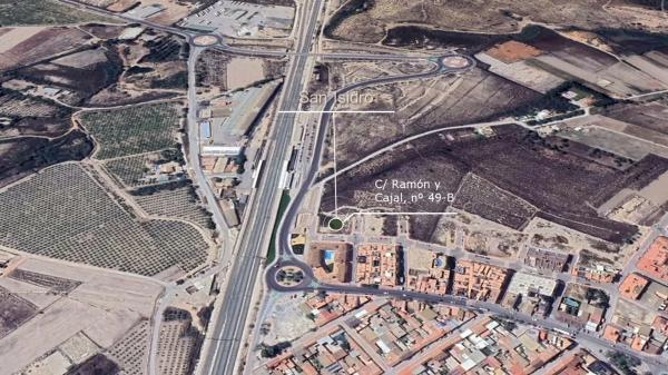 Terreno en avenida de Catral