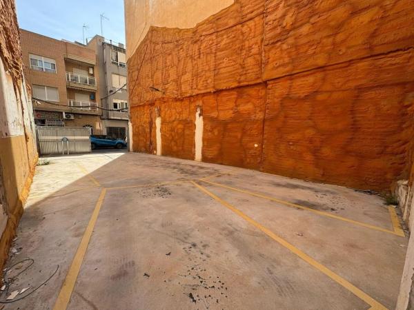 Terreno en calle de Pedro Lorca, 35