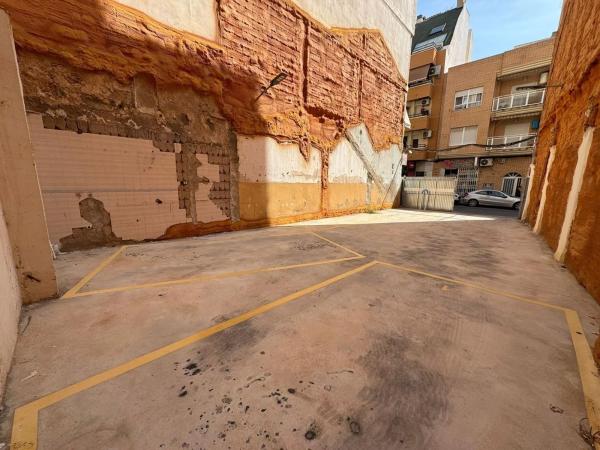 Terreno en calle de Pedro Lorca, 35