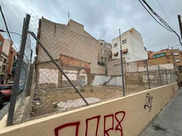 Terreno en calle de Casiopea