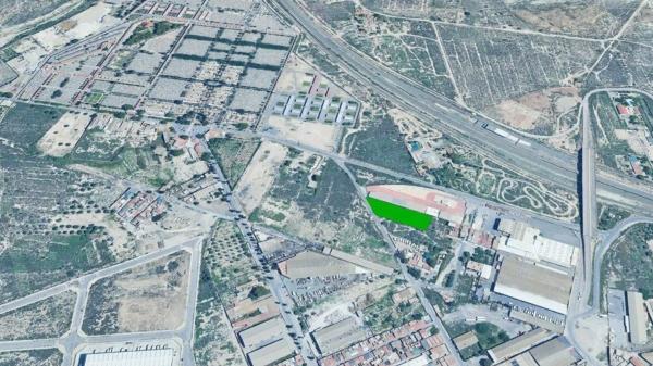 Terreno en calle del Río Turia