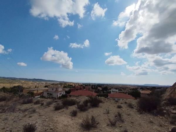 Terreno en calle Cala Lanuza