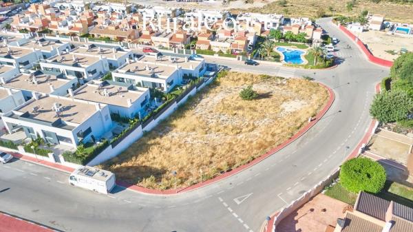 Terreno en calle El Pi