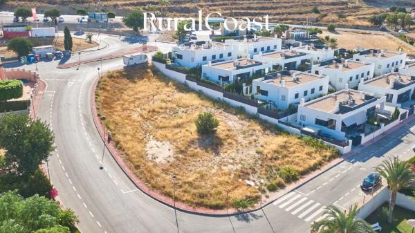 Terreno en calle El Pi