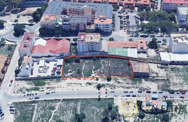 Terreno en calle Mare de Déu del Pilar