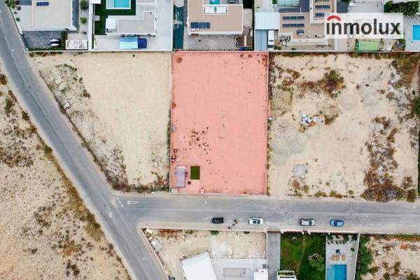 Terreno en calle de la Limonita
