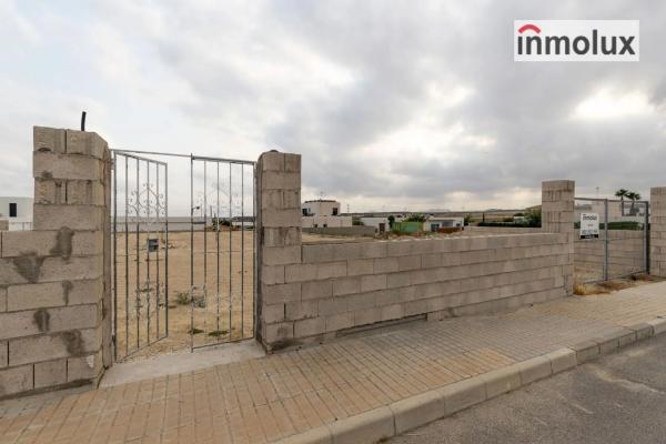 Terreno en calle de la Limonita