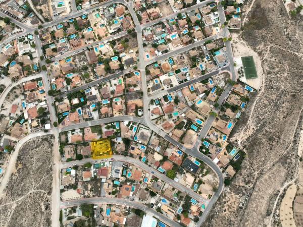 Terreno en calle Montcabrer