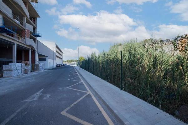 Terreno en calle de Pego